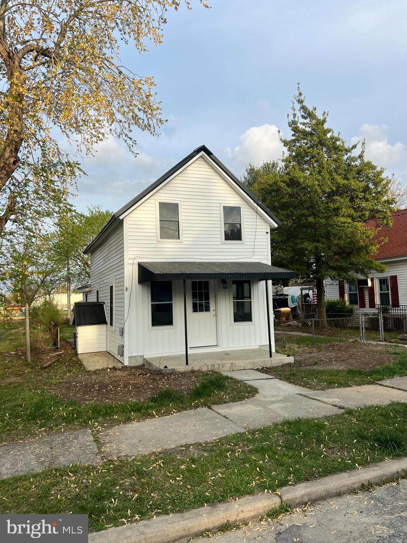 425 Washington Street - Photo 1