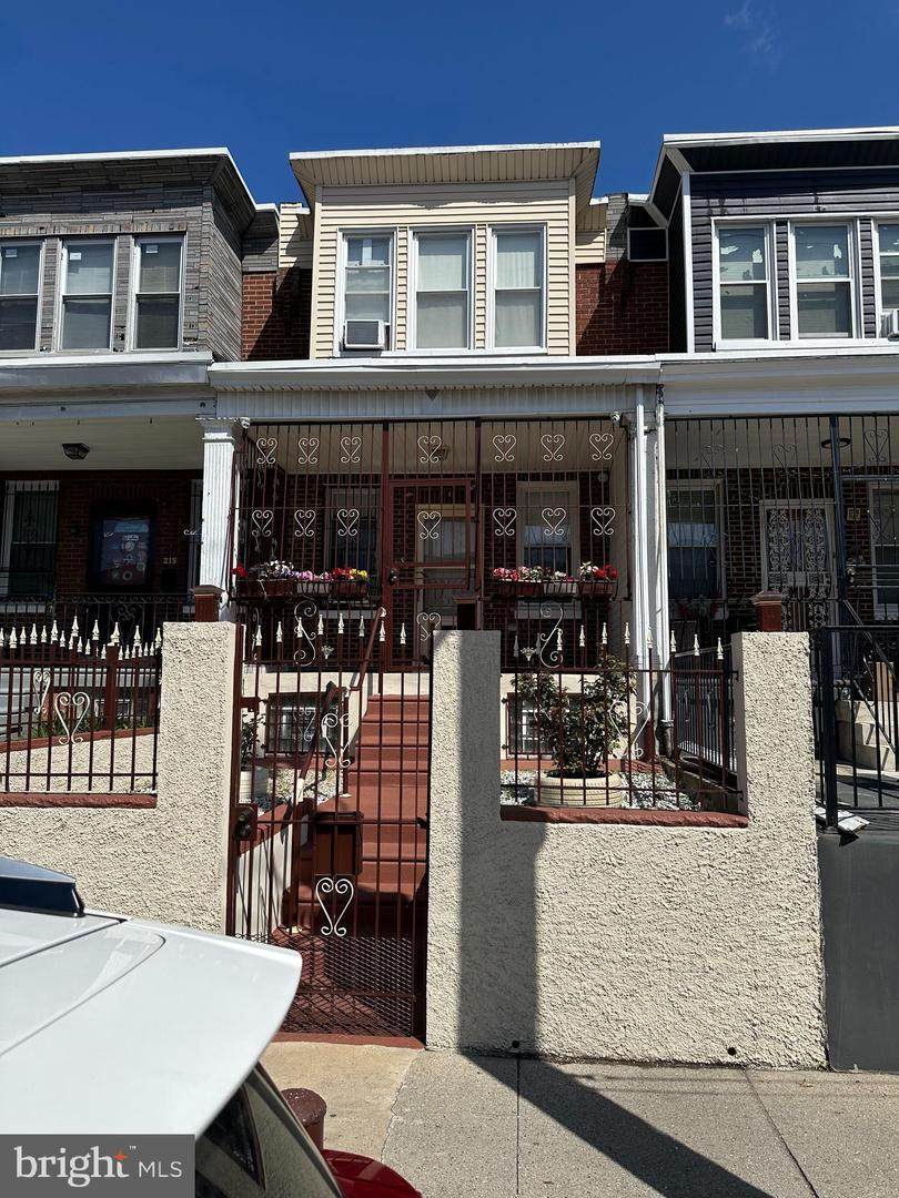 213 Duncannon Avenue - Photo 1