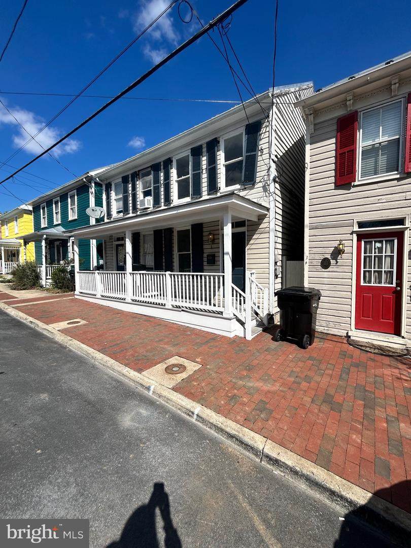 606 Cameron Street - Photo 1