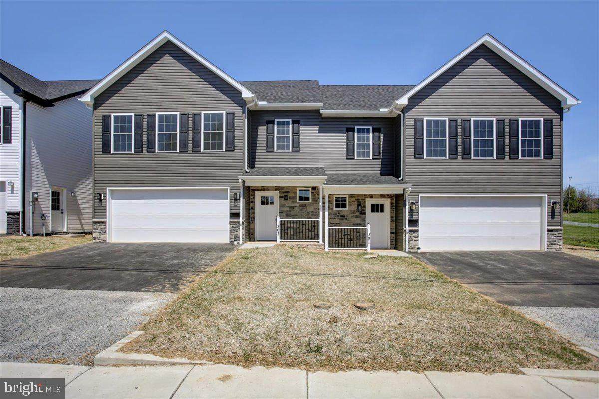 303 Grandview Ave - Photo 1