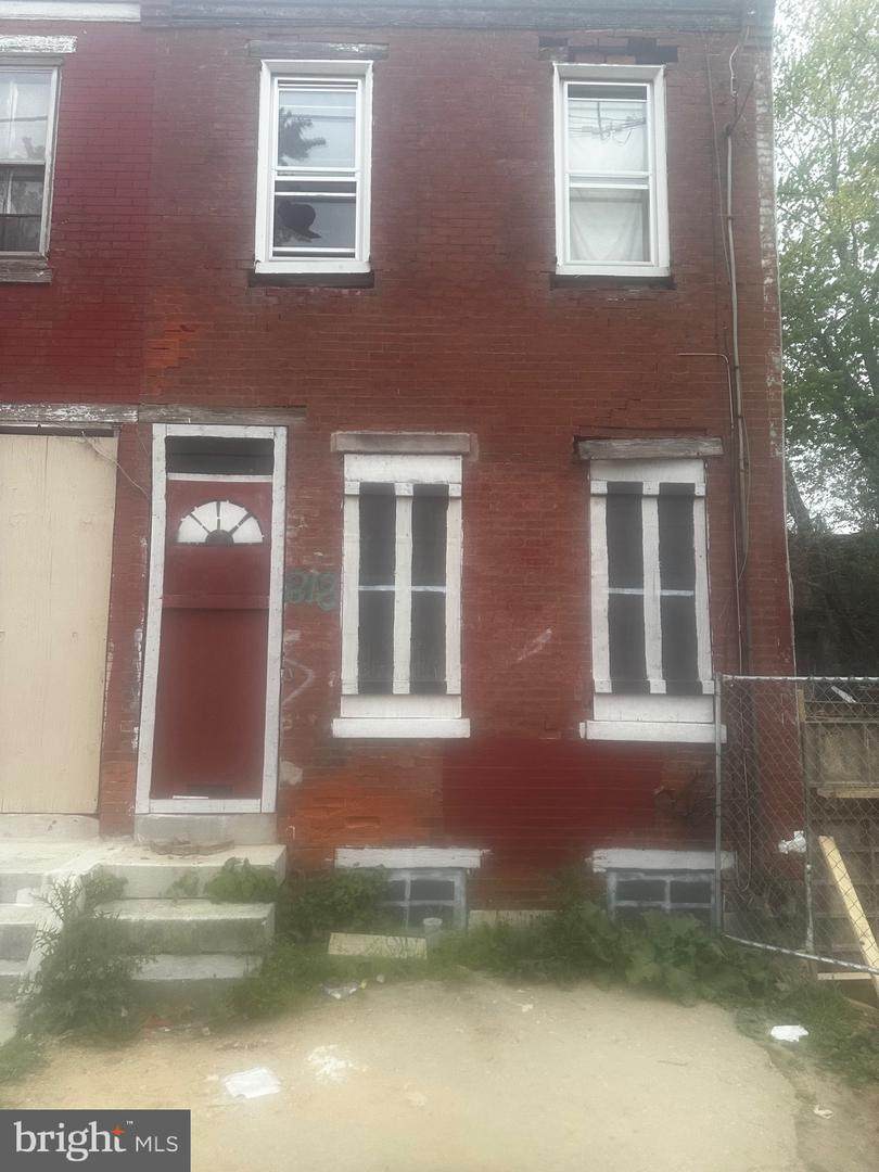 818 42ND Street - Photo 1