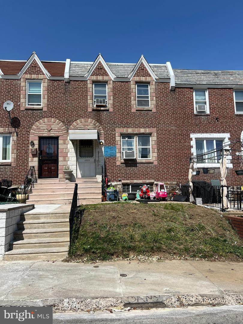 1353 Wells Street - Photo 1