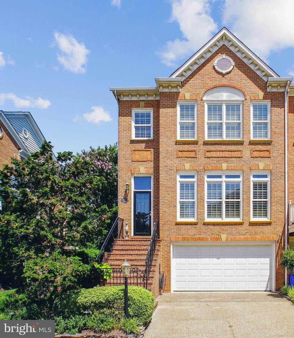 8512 Brenthill Court - Photo 1