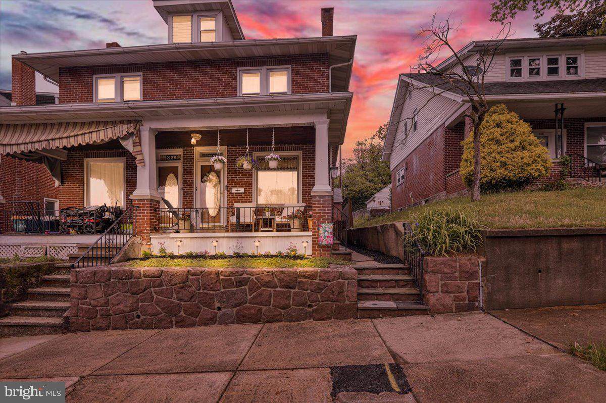 2123 Fairview Street - Photo 1