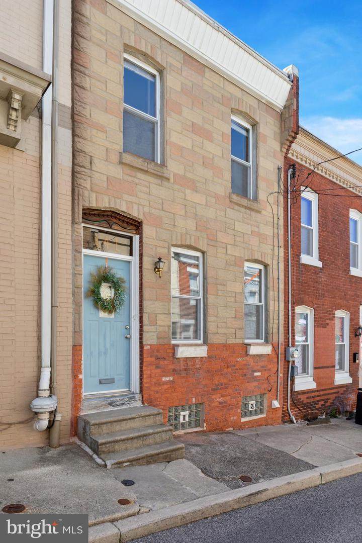 141 Davis Street - Photo 1