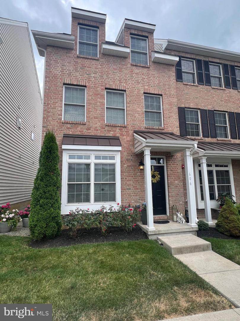 602 D Street - Photo 1
