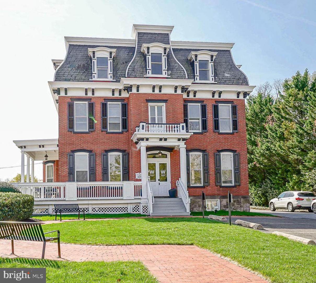 10 Main Street - Photo 1