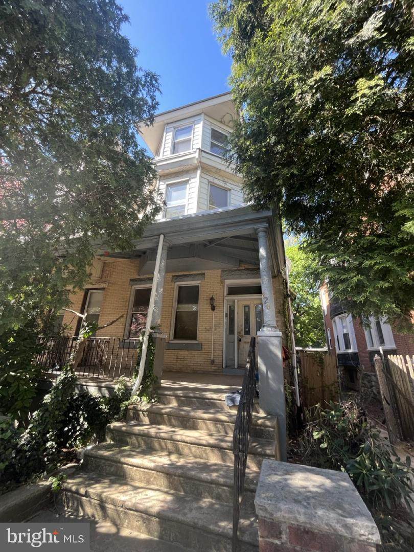 828 49TH Street - Photo 1