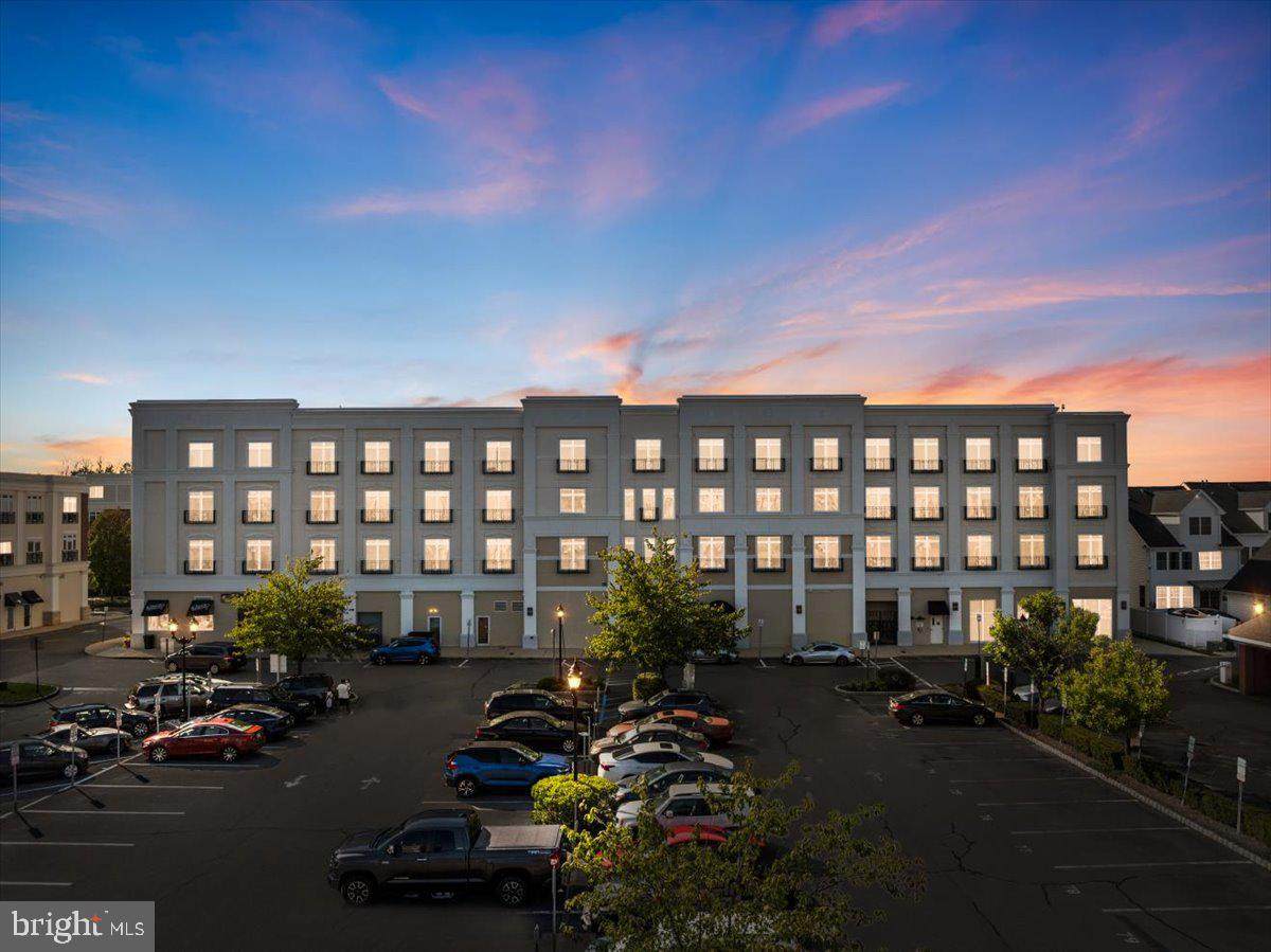 2 North Commerce Square - Photo 1