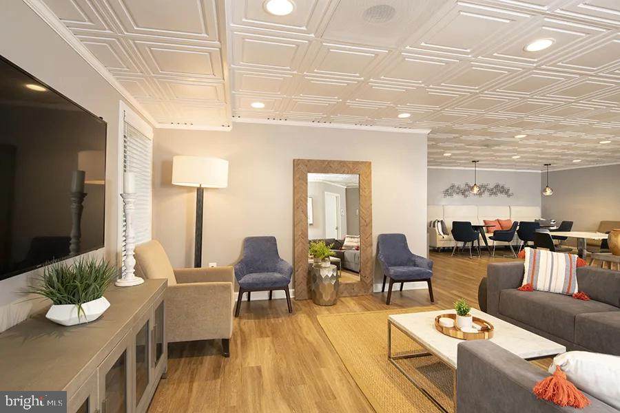 1699 Yale Place - Photo 1