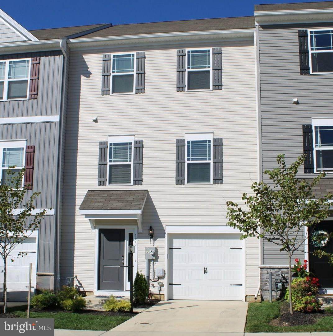 153 Sussex Place - Photo 1