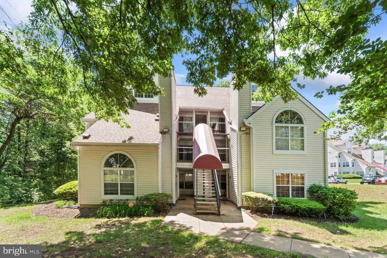 1013 Fallcrest Court - Photo 1