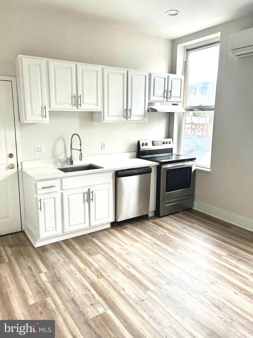111 8TH Street - Photo 1