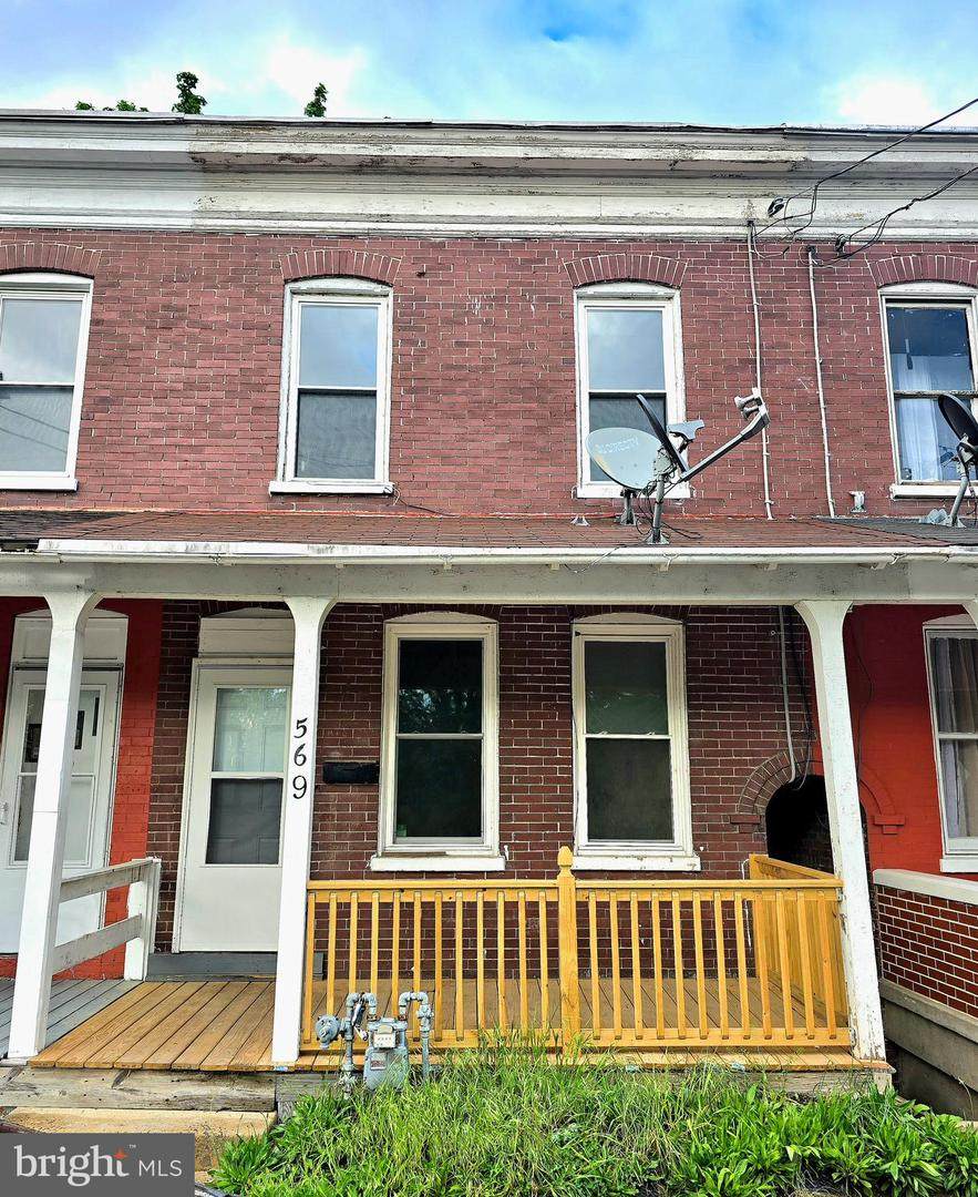 569 Smith Street - Photo 1