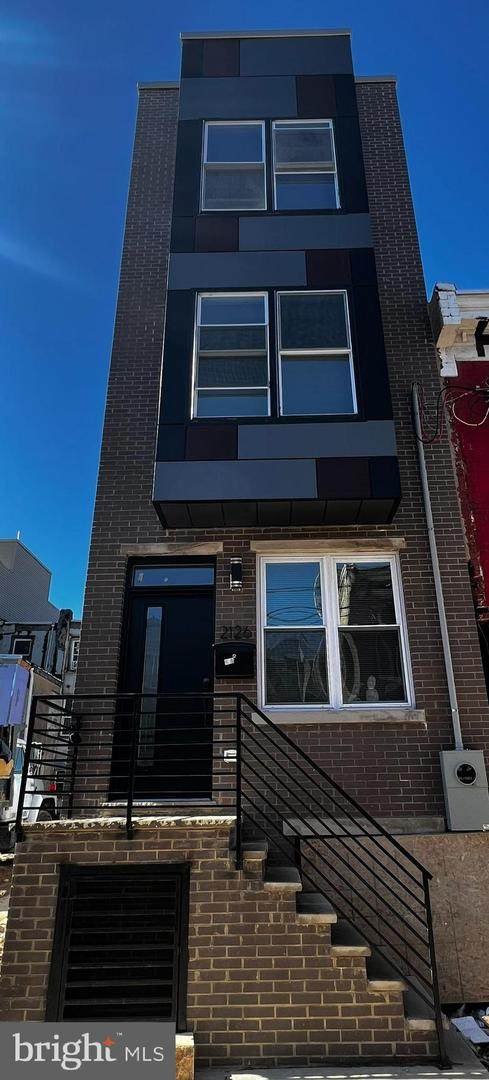 2126 Darien Street - Photo 1