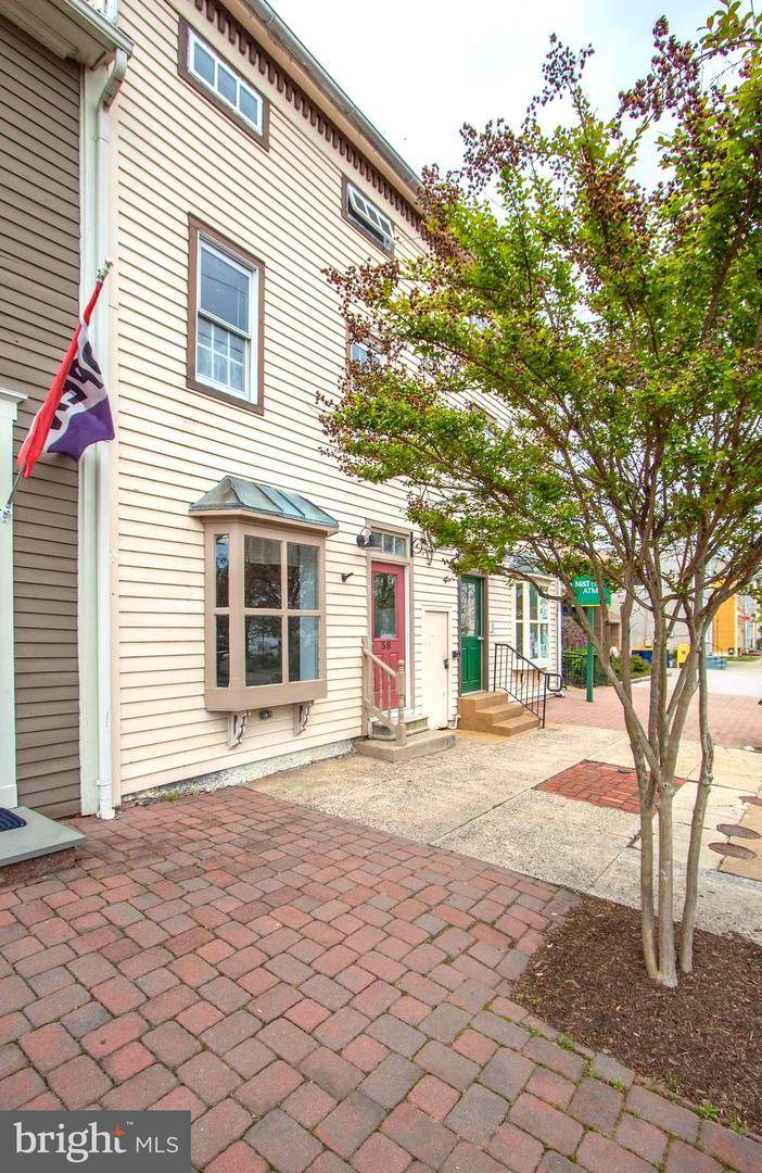 58 Clinton Street - Photo 1
