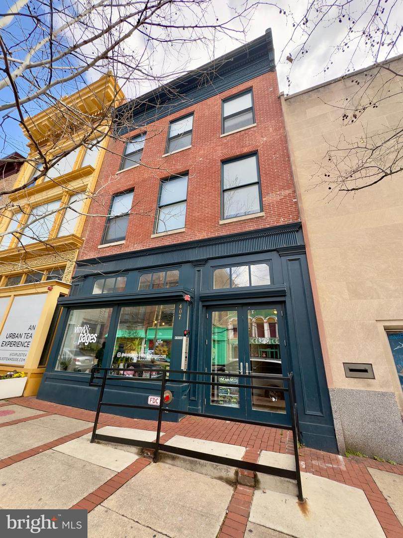 407 Howard Street - Photo 1