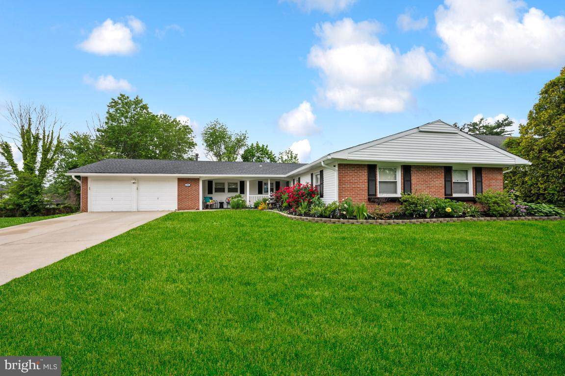 65 Thornhill Lane - Photo 1