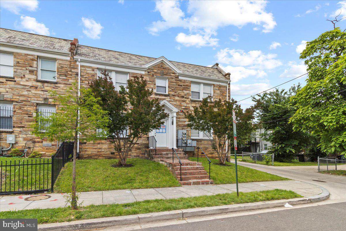 1211 Simms Place - Photo 1