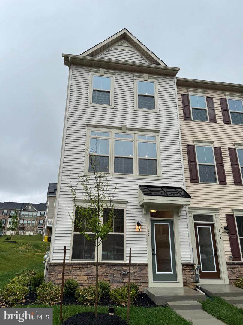 132 Bethlehem Place - Photo 1