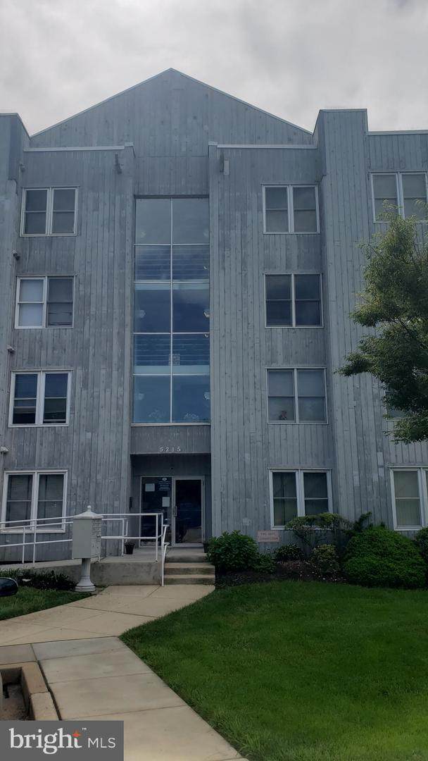 5215 Le Parc Drive - Photo 1