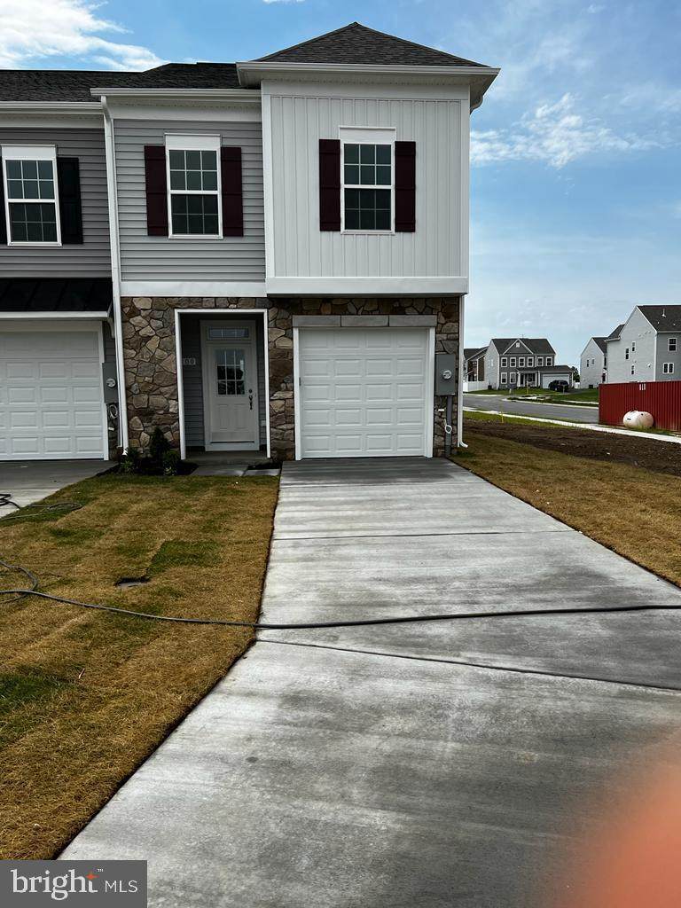 100 Copeley Cir - Photo 1