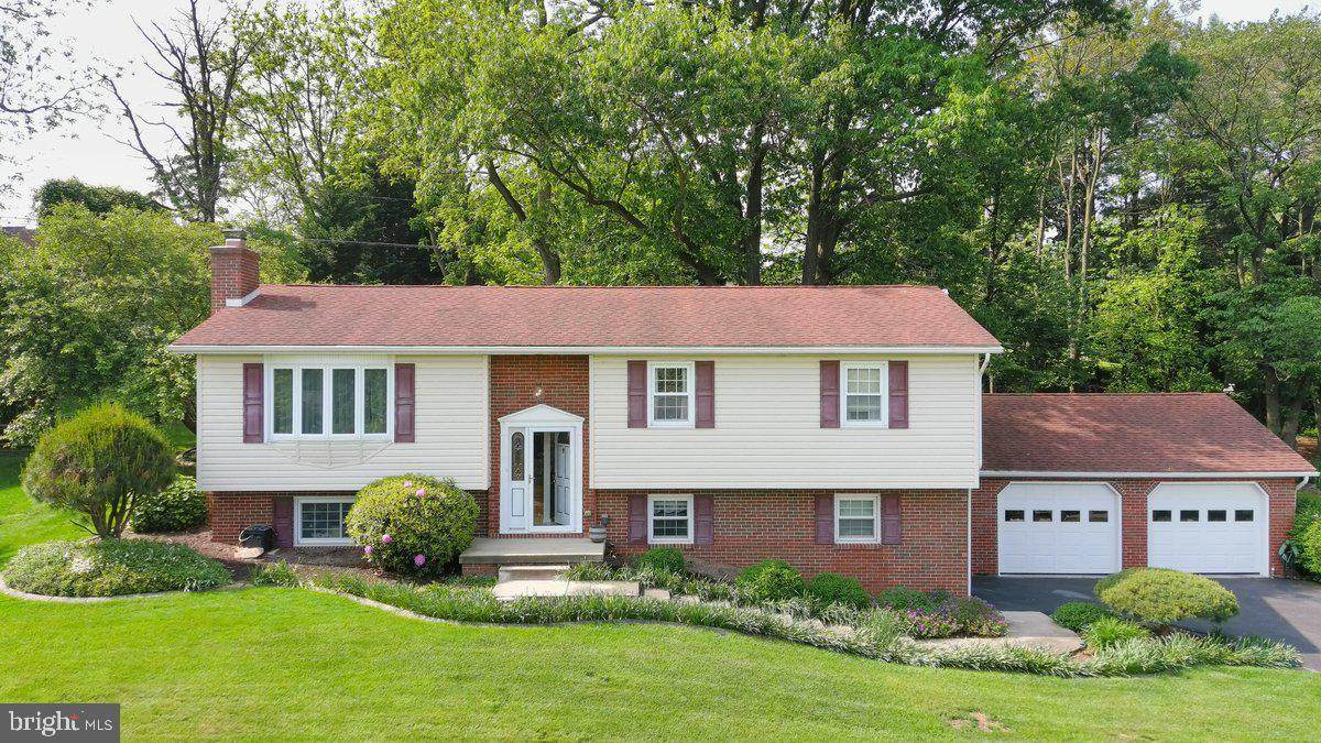 195 Echo Drive - Photo 1