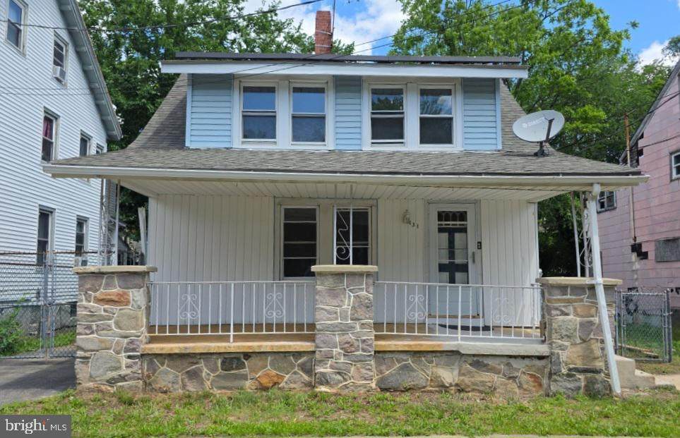 131 Vine Street - Photo 1