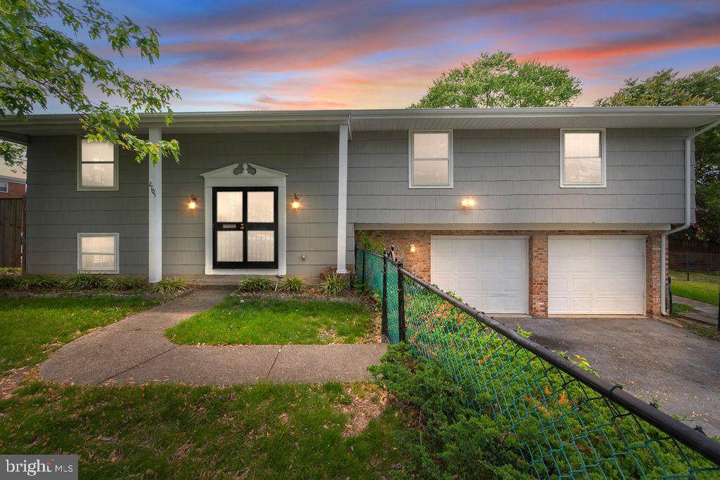 2705 Porter Avenue - Photo 1