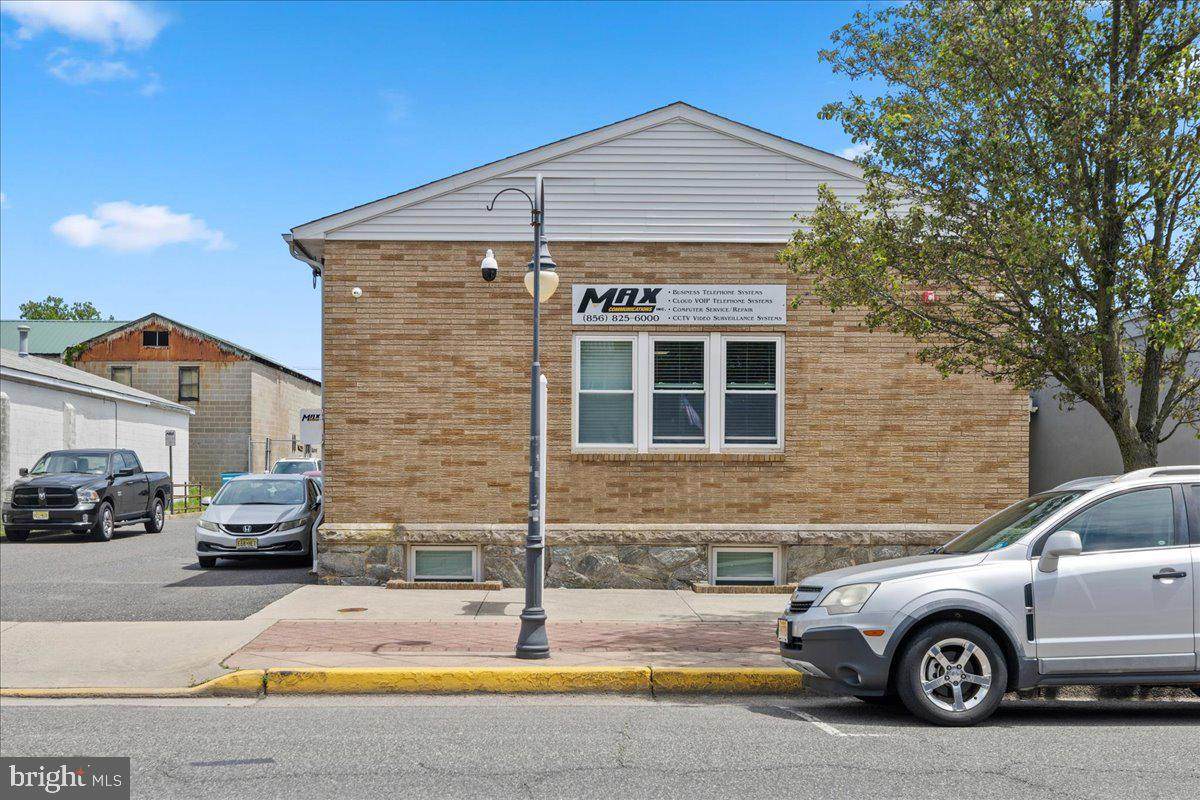 411 High Street - Photo 1