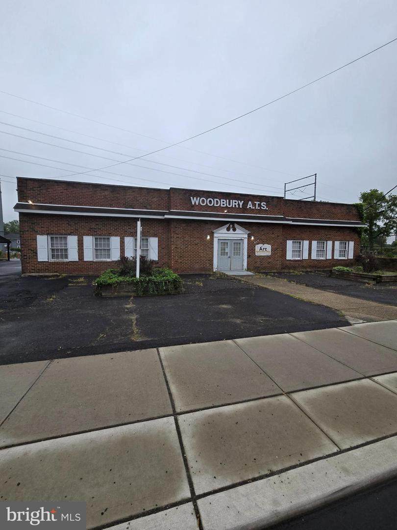 814 Broad Street - Photo 1