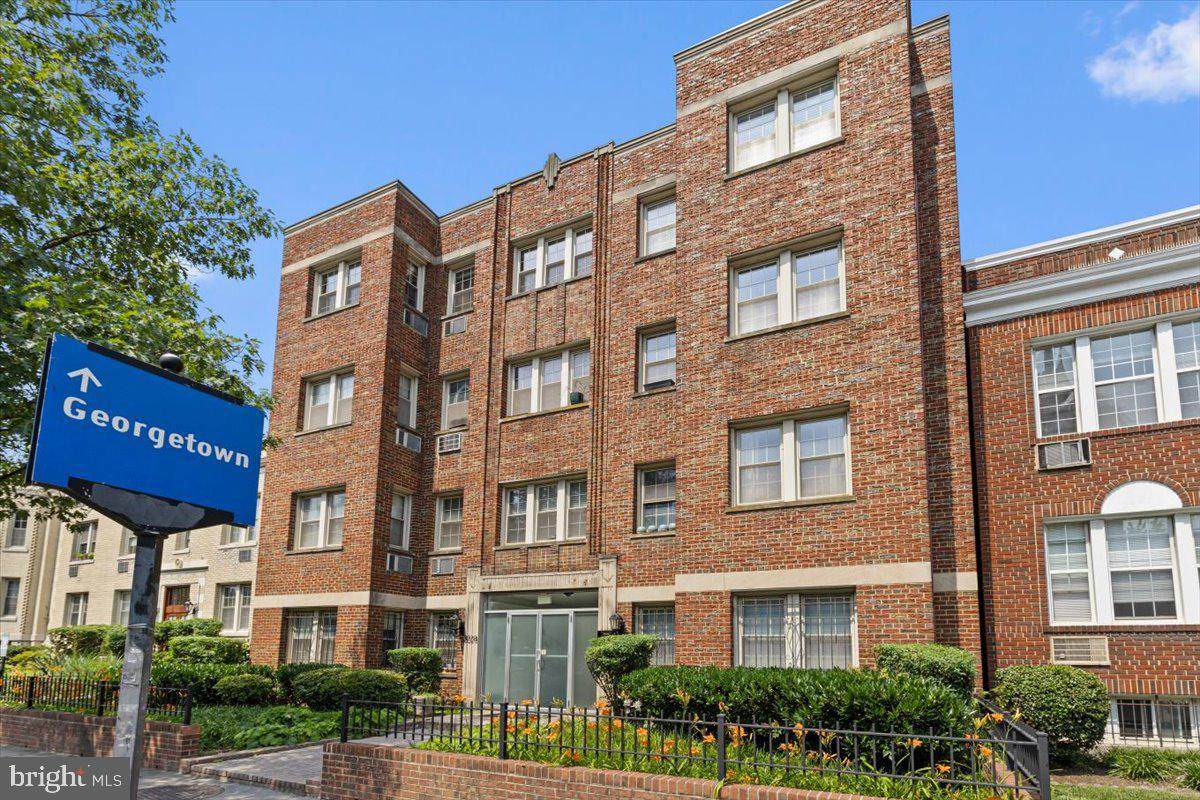 3028 Wisconsin Avenue - Photo 1