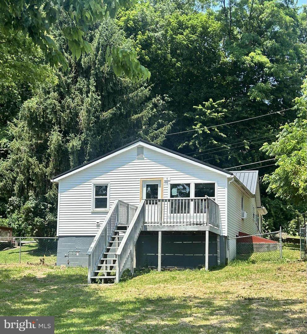 817 West Sixth Street - Photo 1