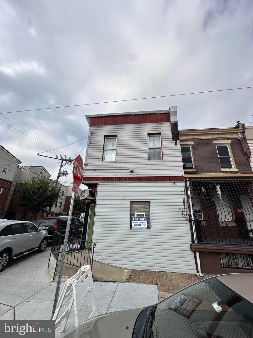 3300 Mascher Street - Photo 1