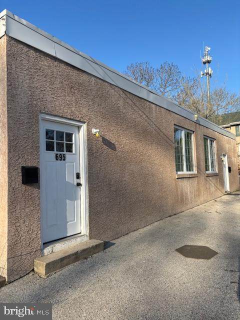 695 Painter Street - Photo 1