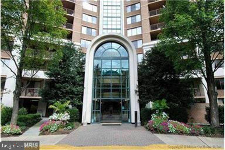 10101 Grosvenor Place - Photo 1