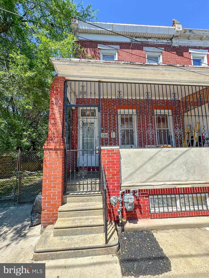 1165 Lansdowne Avenue - Photo 1