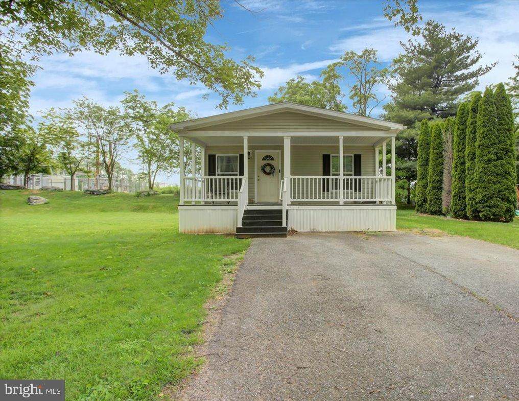 38 Colonial Circle - Photo 1