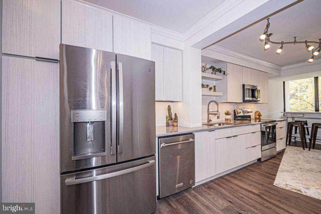 1805 Crystal Drive - Photo 1