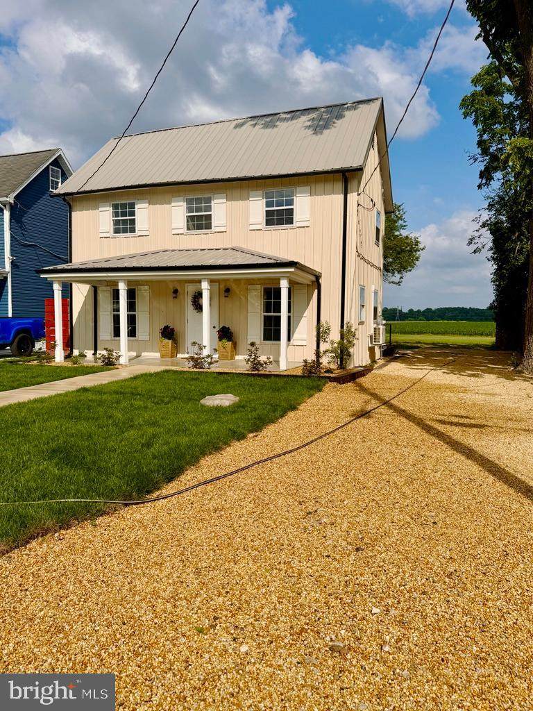 306 Railroad Avenue - Photo 1