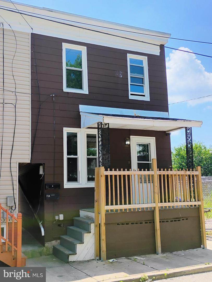 718 Glen Place - Photo 1