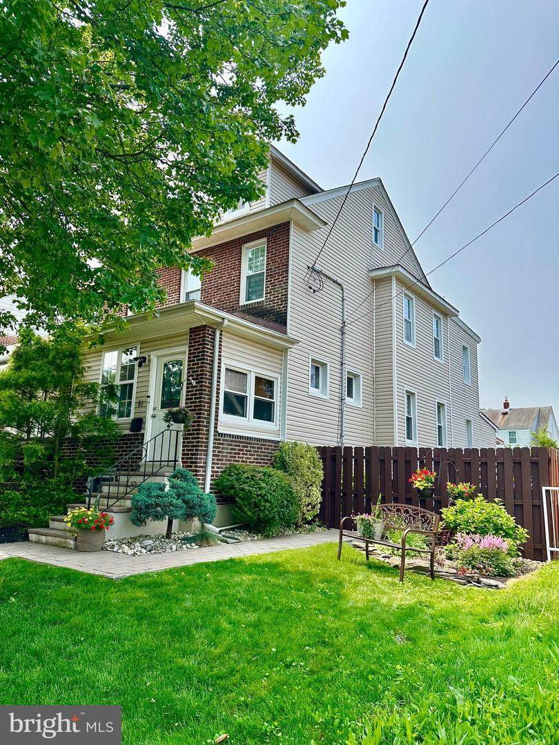 61 Vermont - Photo 1