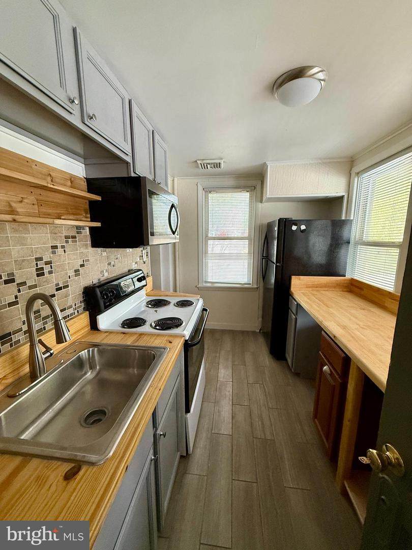 910 Baltimore Pike - Photo 1