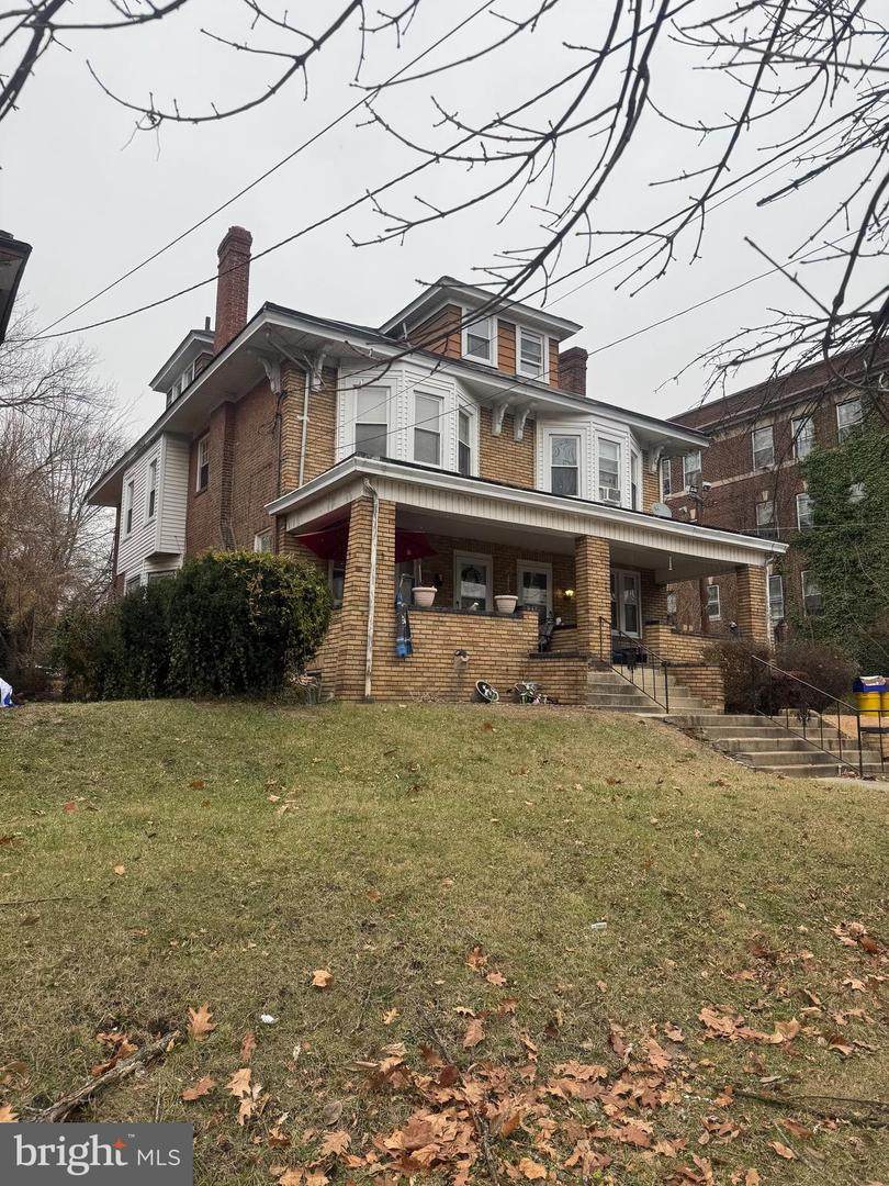 546 Bellevue Avenue - Photo 1