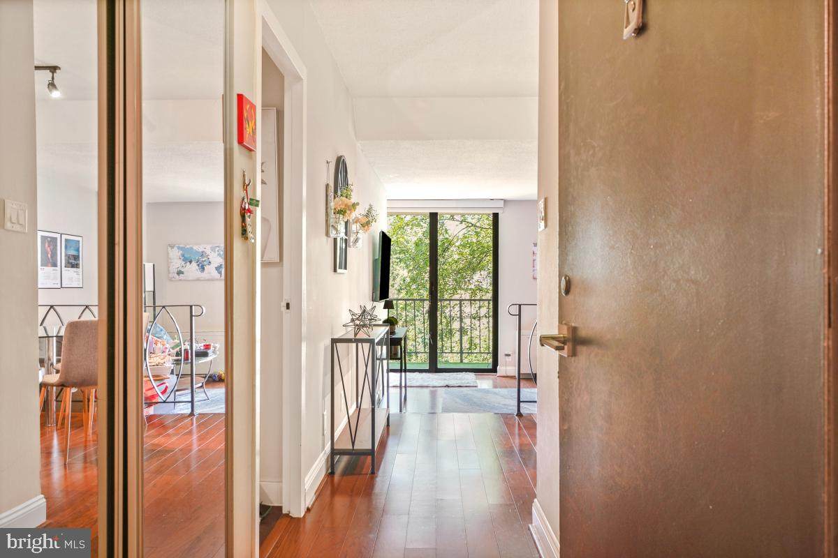 2201 L Street - Photo 1