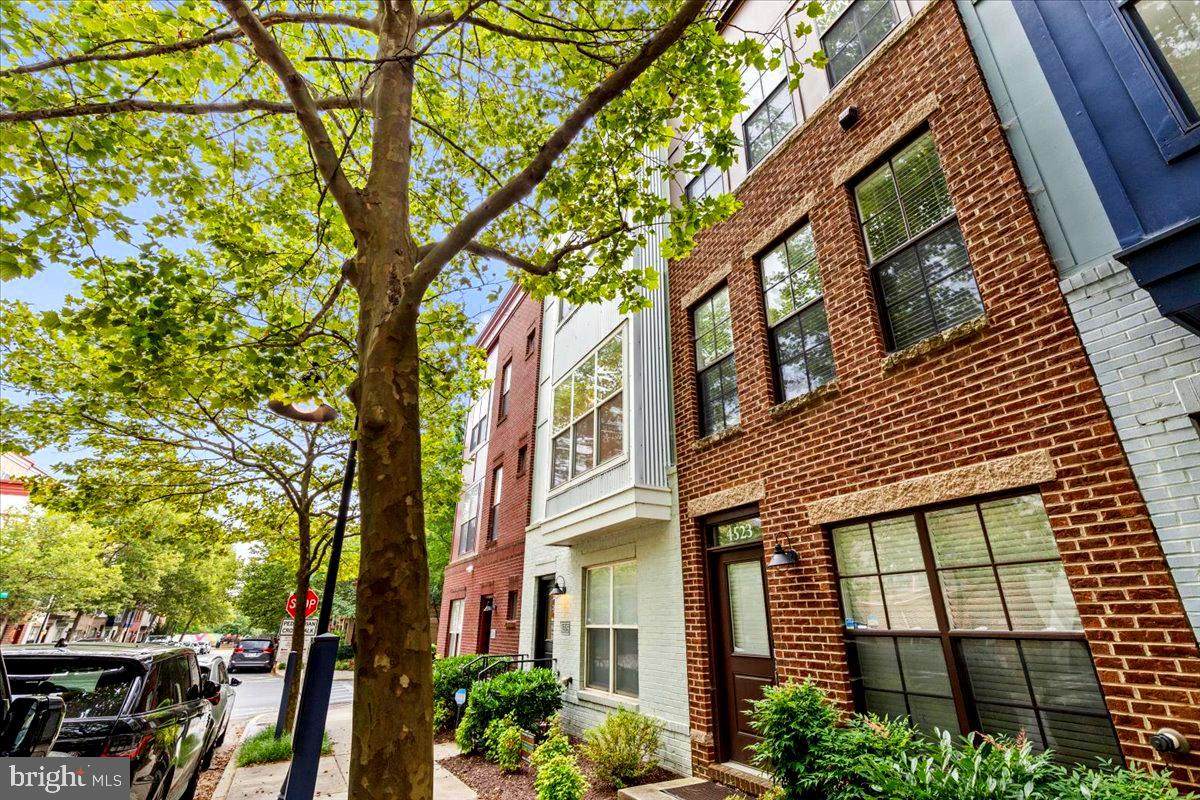 4525 Longfellow Street - Photo 1