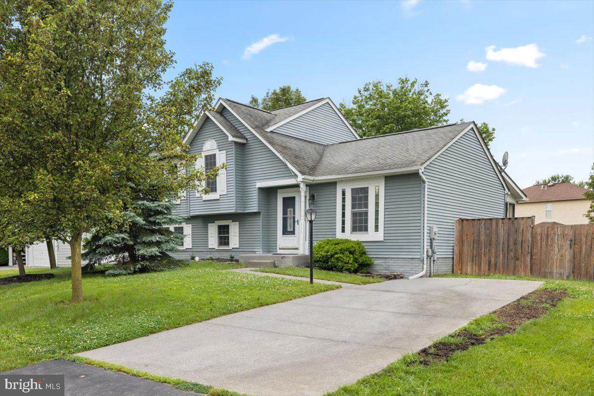 111 Fairfax Drive - Photo 1