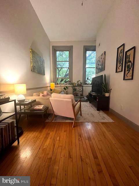 511 Bond Street - Photo 1