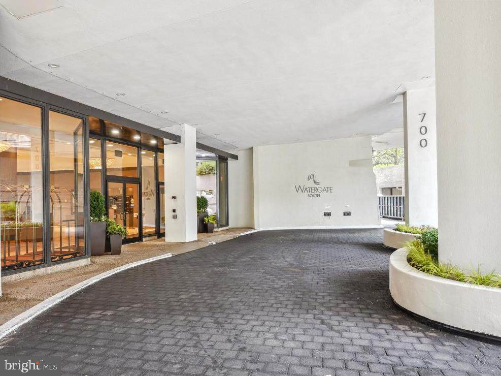 700 New Hampshire Avenue - Photo 1