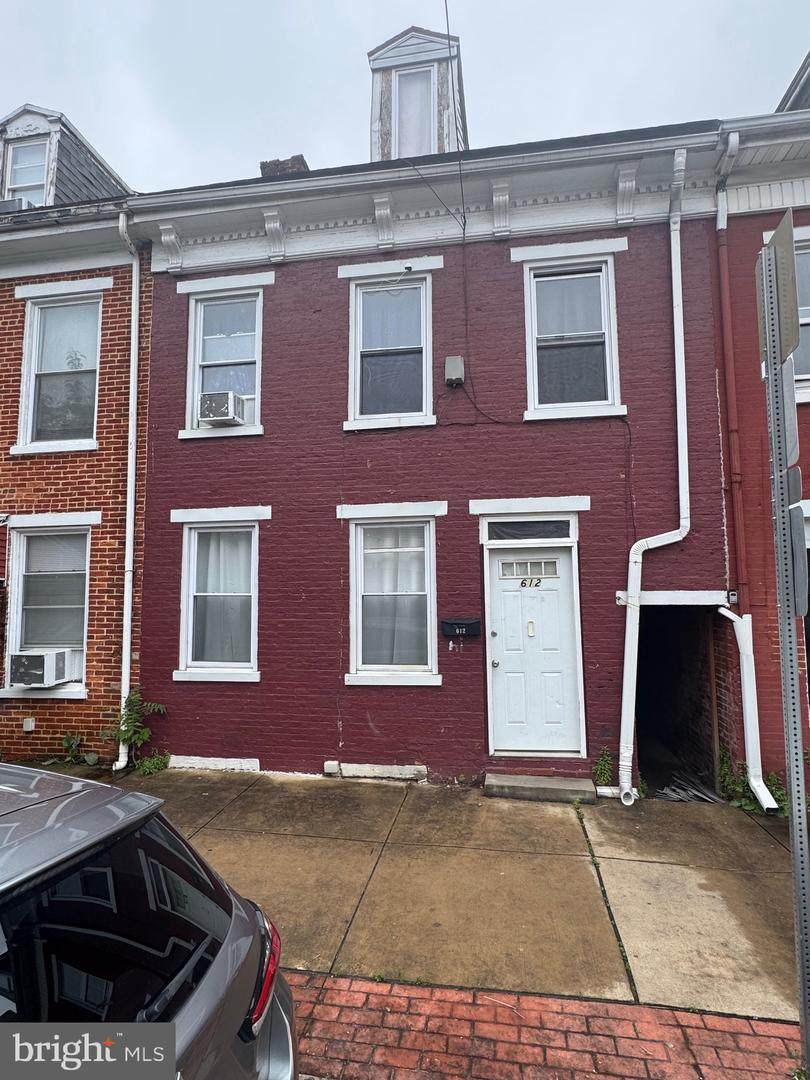 612 Queen Street - Photo 1